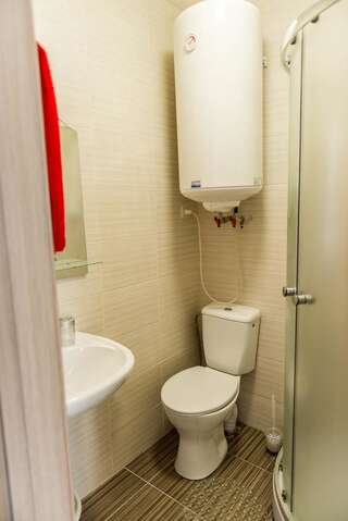 Мини-отель Mini-Hotel Freedom Mercurius Львов Трехместный номер-7